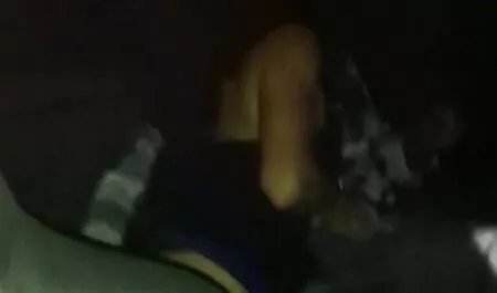نقش یک روسپی و مشتری وی که با یک شاهین در یک وب عکسهای سوپرسکسی خارجی کم بازی می کند