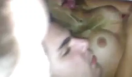 زاغه نشین تصاویر سکسی متحرک خارجی مست در آشپزخانه تسلیم شد