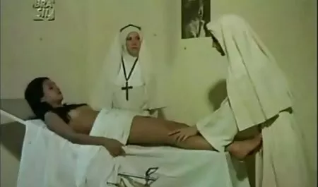 من با Falls عکس سسکی خارجی کنار میز نشستم
