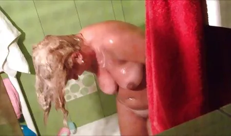 دختری که دارای یک picktail است انجام می دهد از blowjob عکسهای سکسی کیرتوکس