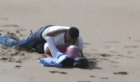 دختر قبل از شروع مسابقات شبانه استریپتیز عکس سکس های خارجی را نشان می دهد