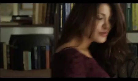 متخصص زنان و زایمان دانشجویی عکسهای سیکسی خارجی را معاینه می کند